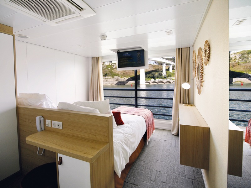 Upper Deck 2 Adjustable Twin Beds Cat A